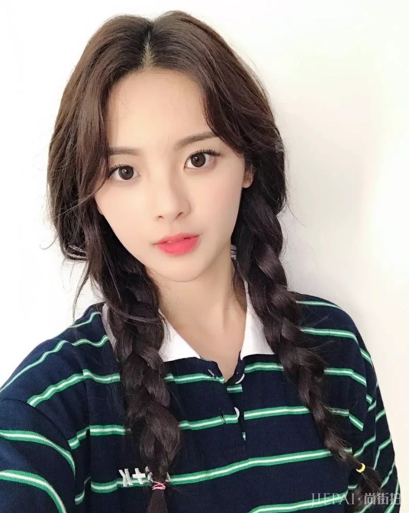 �Խ��˫��β�裬������������Ƥ����������Ԫ��Ů